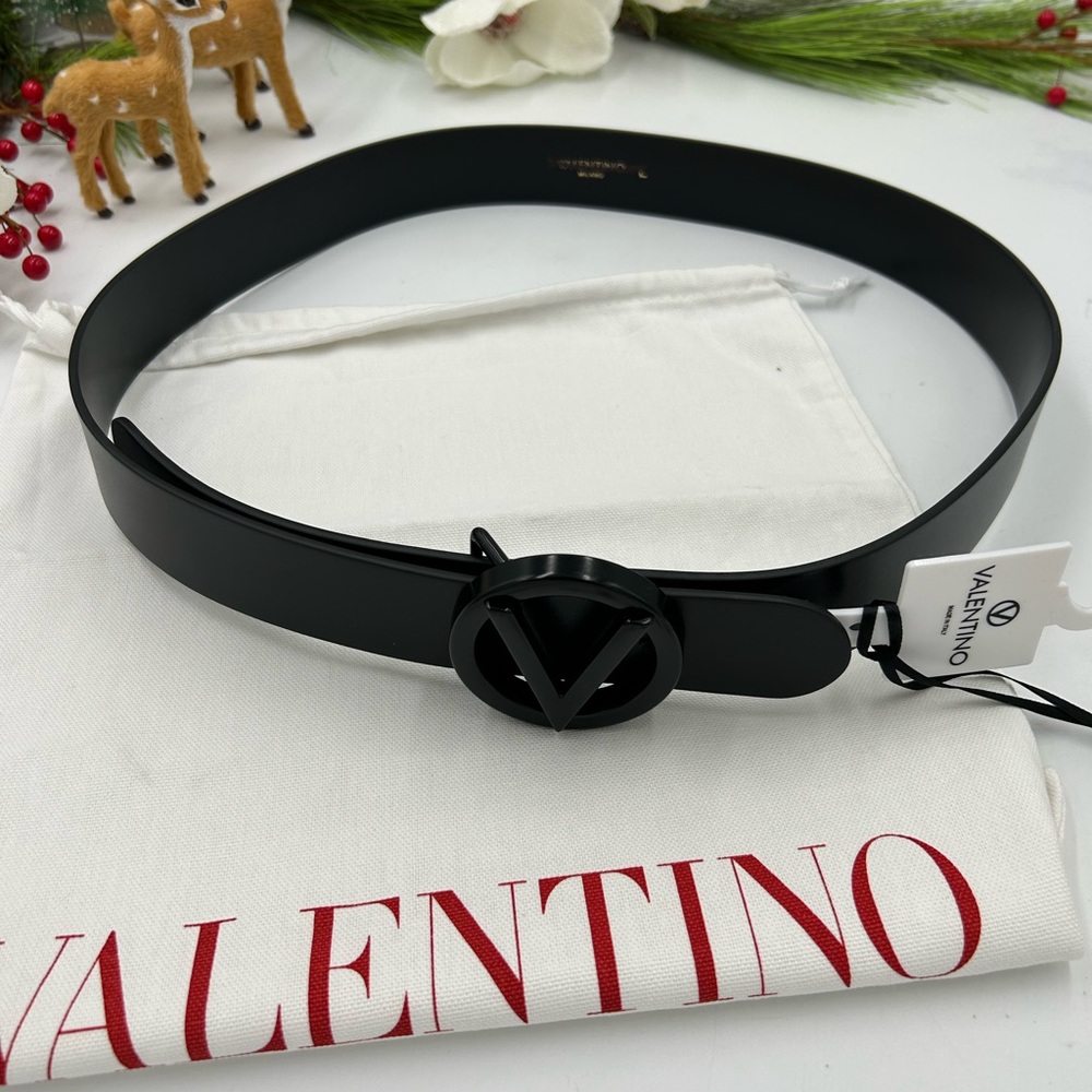 Men’s Valentino leather belt size large/44 made in Italy